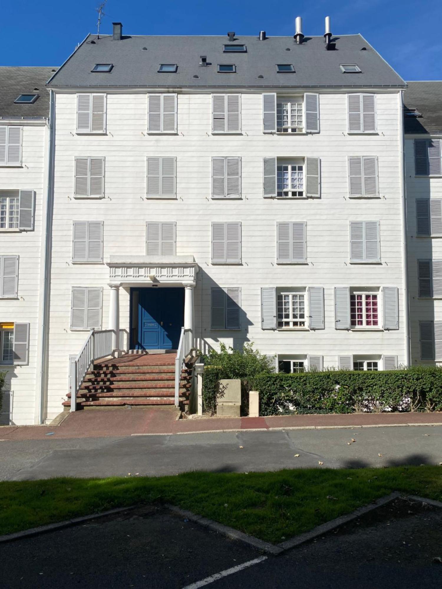 Cote Plage: Charming Trouville Apartment with Linen and Parking Exterior photo